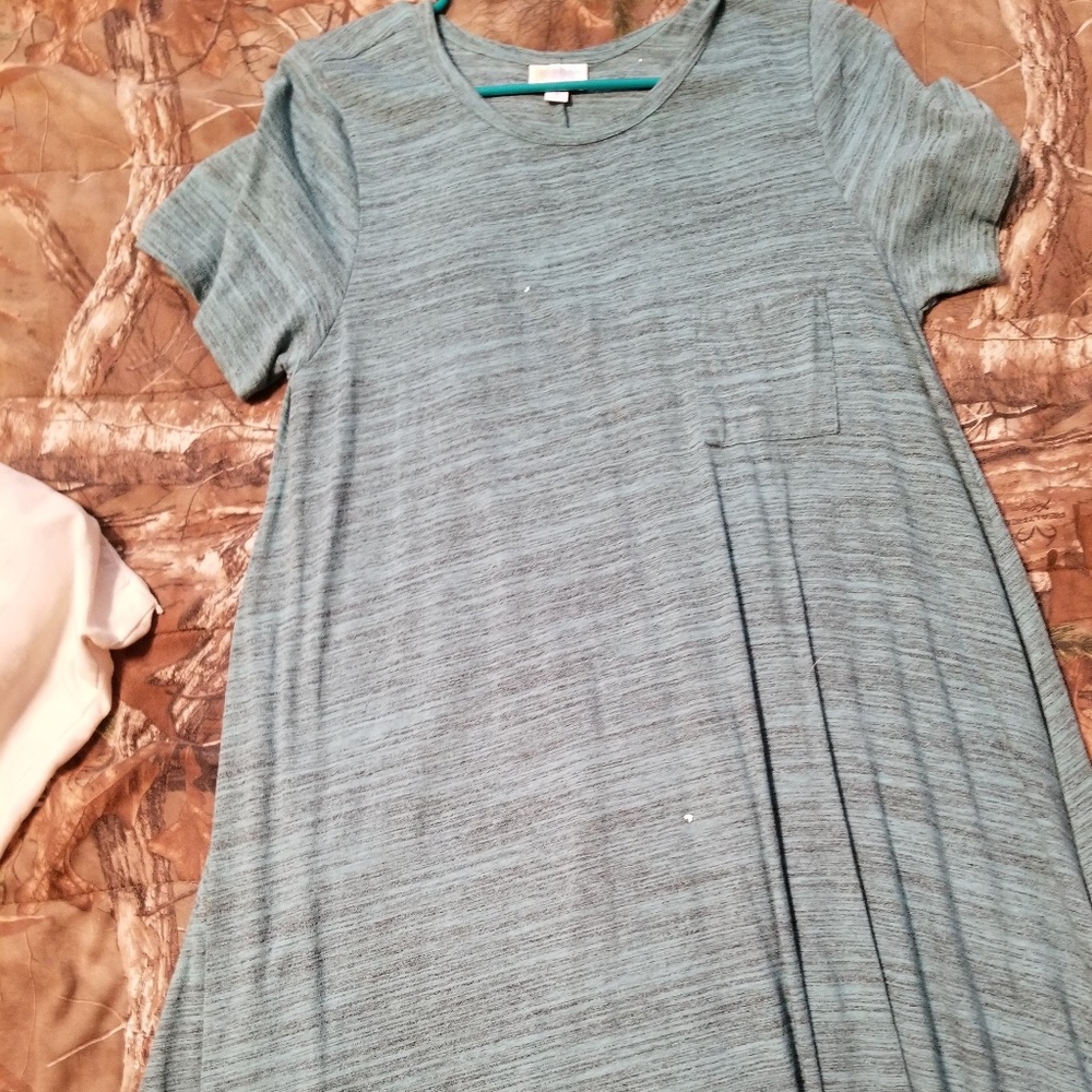 Short sleeve top can be worn as dress